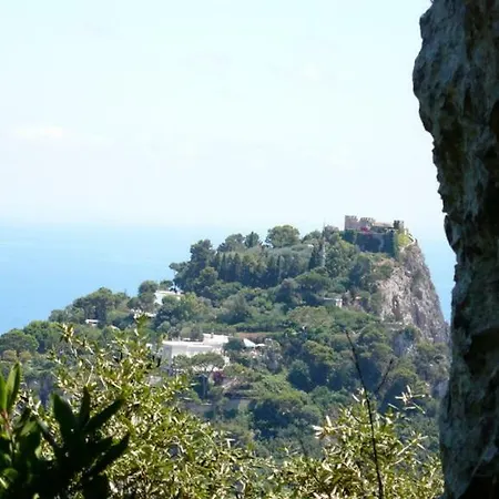 Gasthuis La Casa Nel Bosco Capri