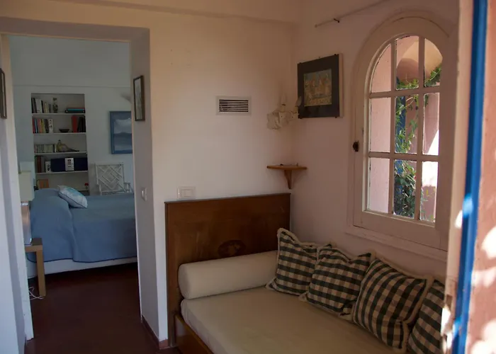 La Casa Nel Bosco Гостевой дом Капри