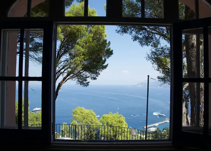 La Casa Nel Bosco 4* Капри