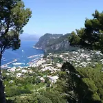 La Casa Nel Bosco 4* 卡普里