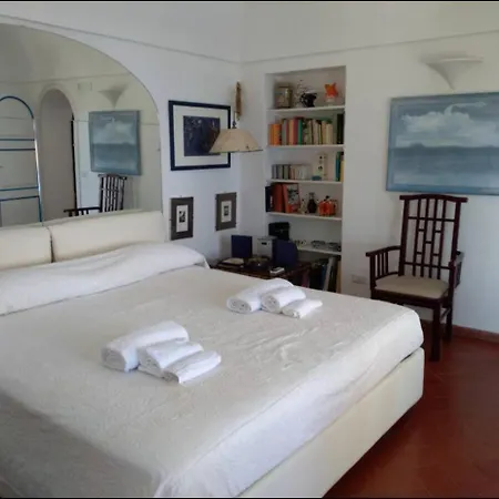 Affittacamere La Casa Nel Bosco 3*