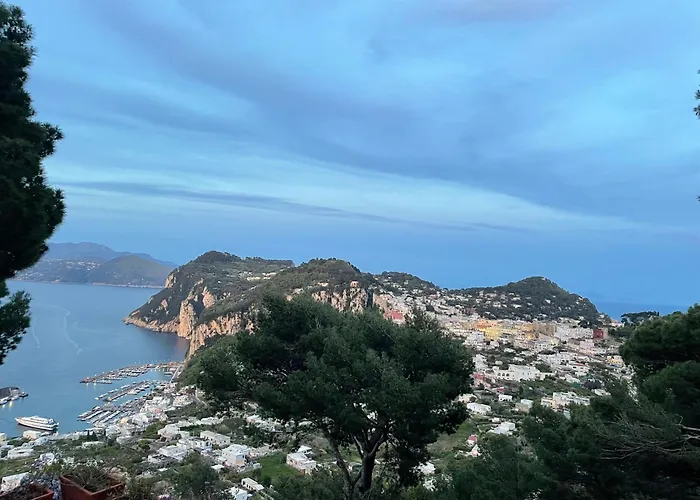 Konukevi La Casa Nel Bosco Capri