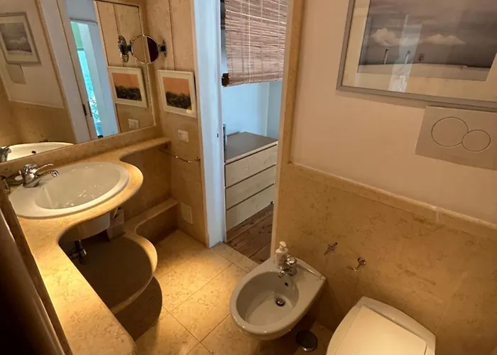 Affittacamere La Casa Nel Bosco 4*